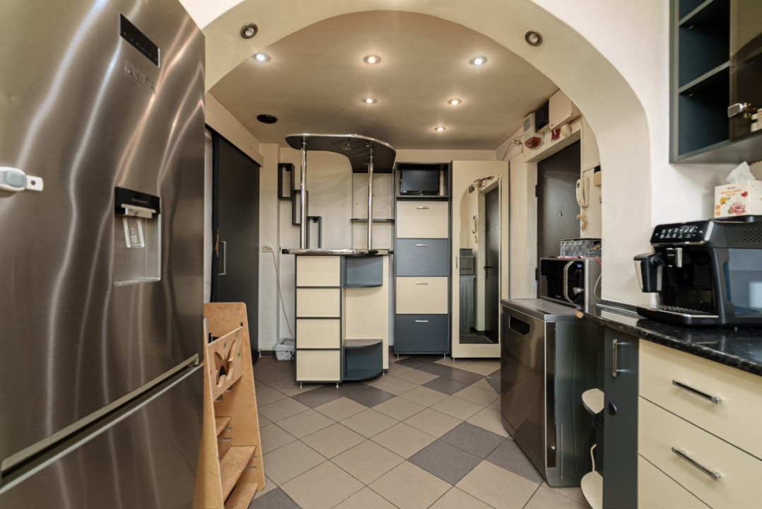 DRISTOR - RAMNICU SARAT - 2 CAMERE 53 MP, ETAJ 4, CENTRALA PROPRIE!