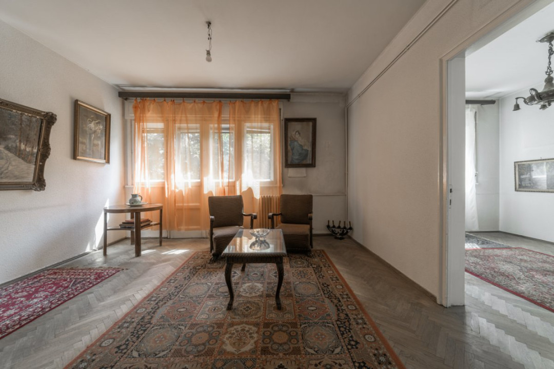 VAND 4(5) CAMERE ZONA PIATA MUNCII AGRICULTORI
