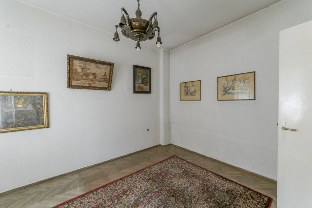 VAND 4(5) CAMERE ZONA PIATA MUNCII AGRICULTORI