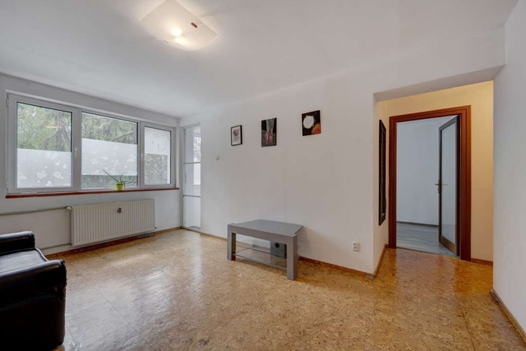Apartament cu 3 camere - bloc reabilitat  - Giulesti - Metrou Crangasi 10 min