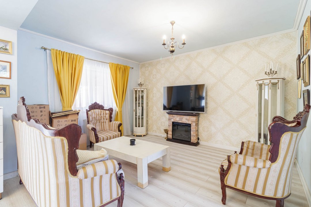 Vila P+2 in complex rezidential - Azur I , Pipera!