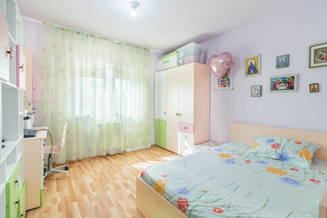 Vila P+2 in complex rezidential - Azur I , Pipera!