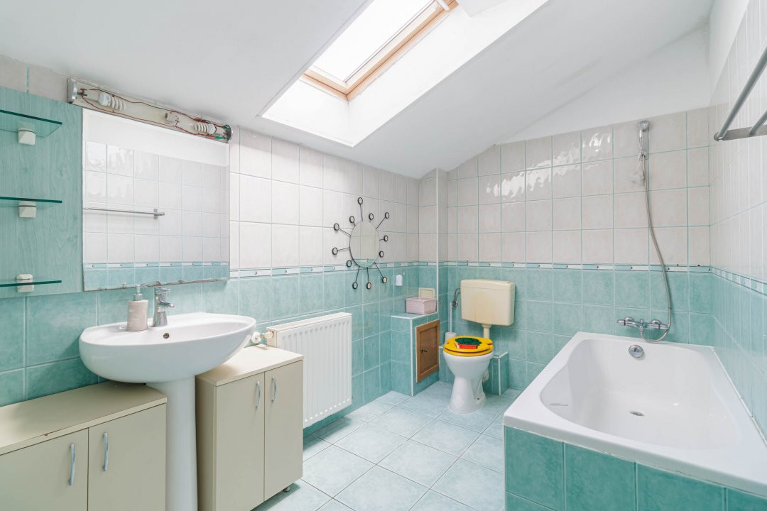 Vila P+2 in complex rezidential - Azur I , Pipera!