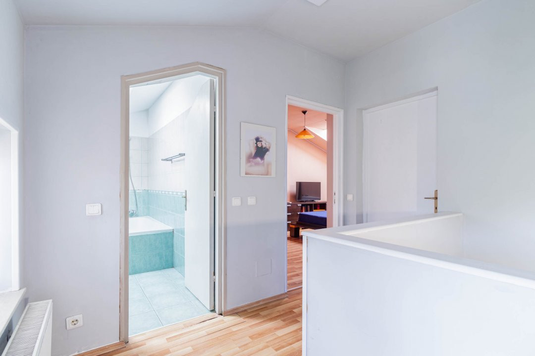 Vila P+2 in complex rezidential - Azur I , Pipera!