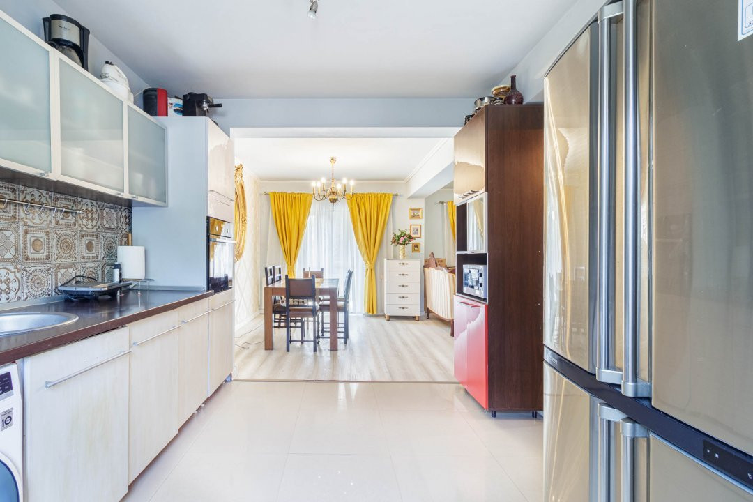 Vila P+2 in complex rezidential - Azur I , Pipera!