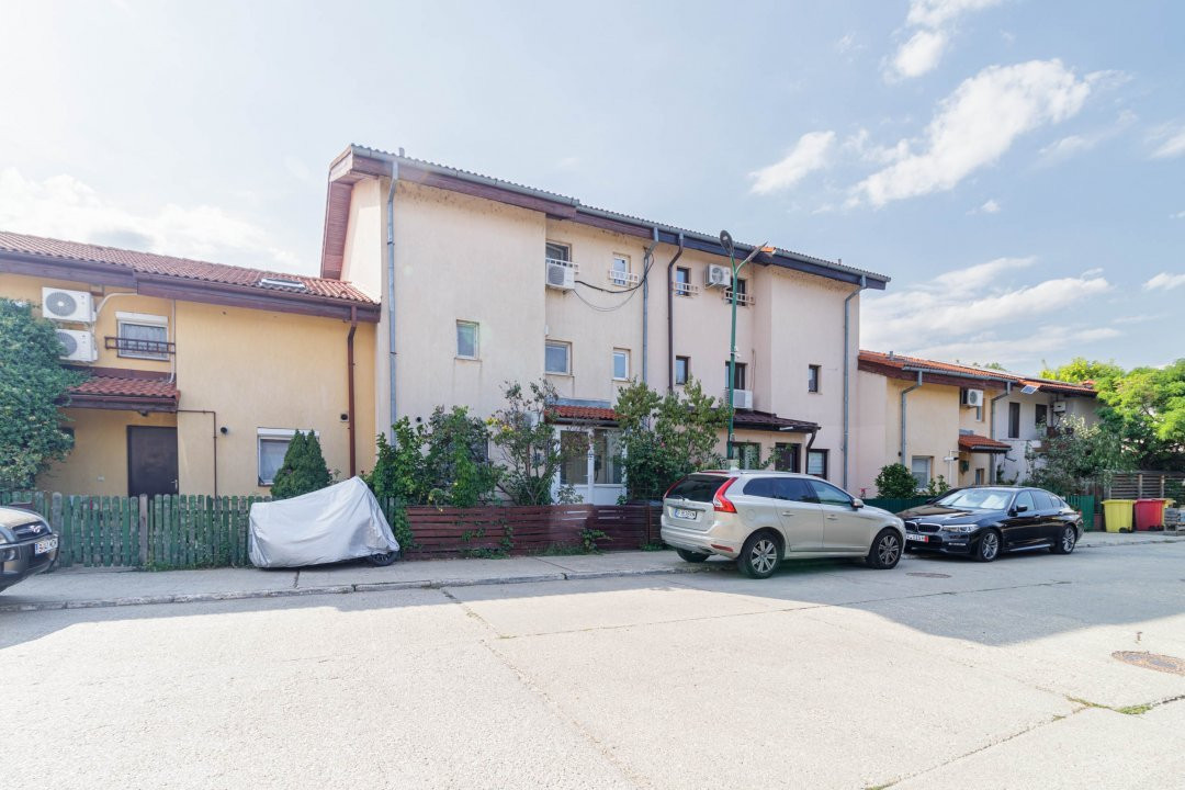 Vila P+2 in complex rezidential - Azur I , Pipera!