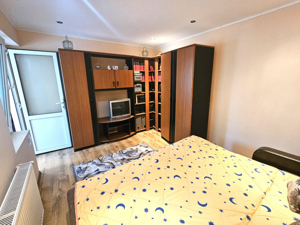 2 case la pret de una in Giulesti - lacul Morii/capatul tramvaiului 11