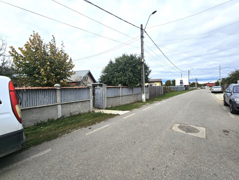Teren de vanzare 1000mp in Stefanestii de Jos, la sosea si cu utilitati
