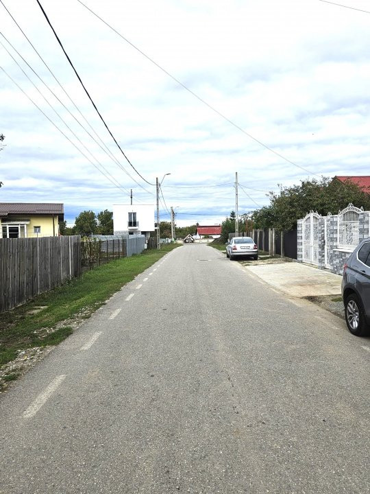 Teren de vanzare 1000mp in Stefanestii de Jos, la sosea si cu utilitati