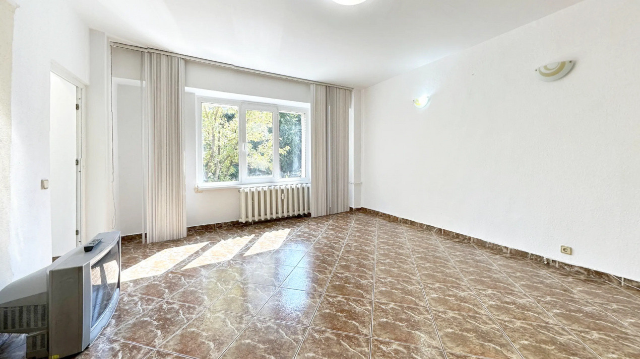 Apartament 3 camere, etaj 1, pozitie excelenta!