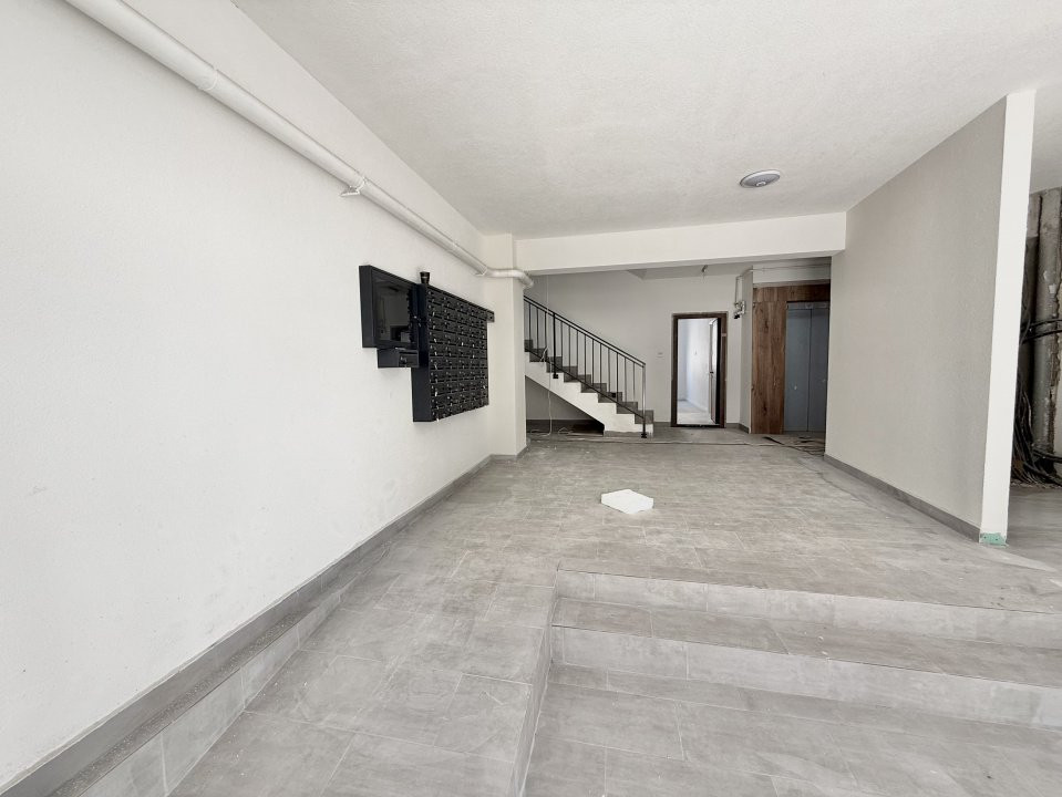 Garsoniera cartier Militari Residence - mutare imediata!!