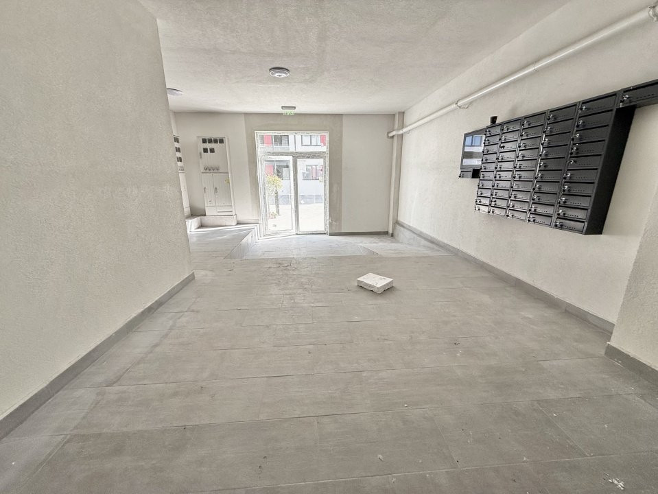 Garsoniera cartier Militari Residence - mutare imediata!!