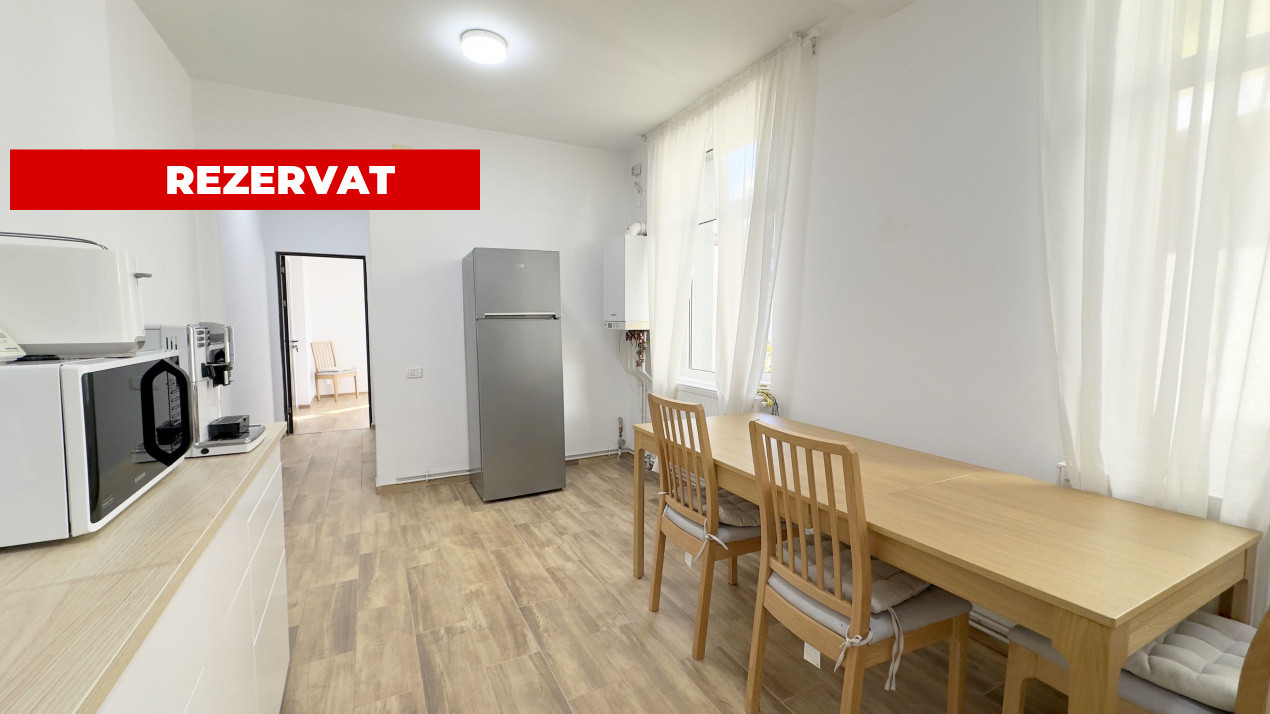 Doua apartamente la pret de unul!