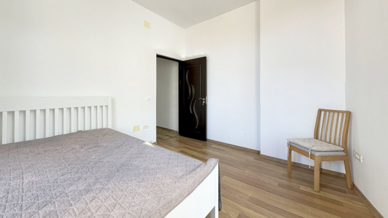 Doua apartamente la pret de unul!