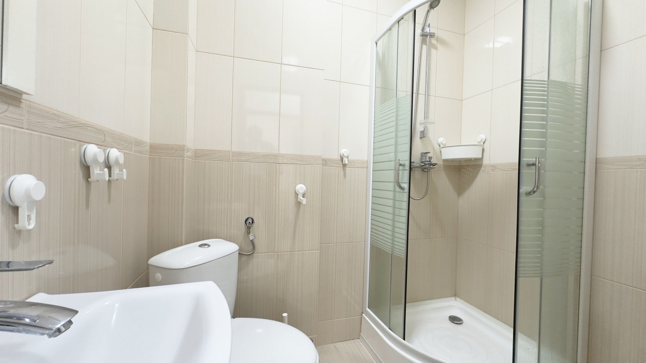 Doua apartamente la pret de unul!