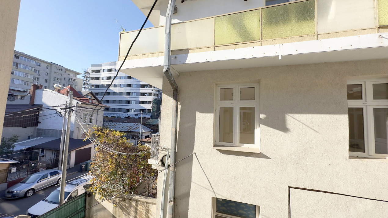 Doua apartamente la pret de unul!