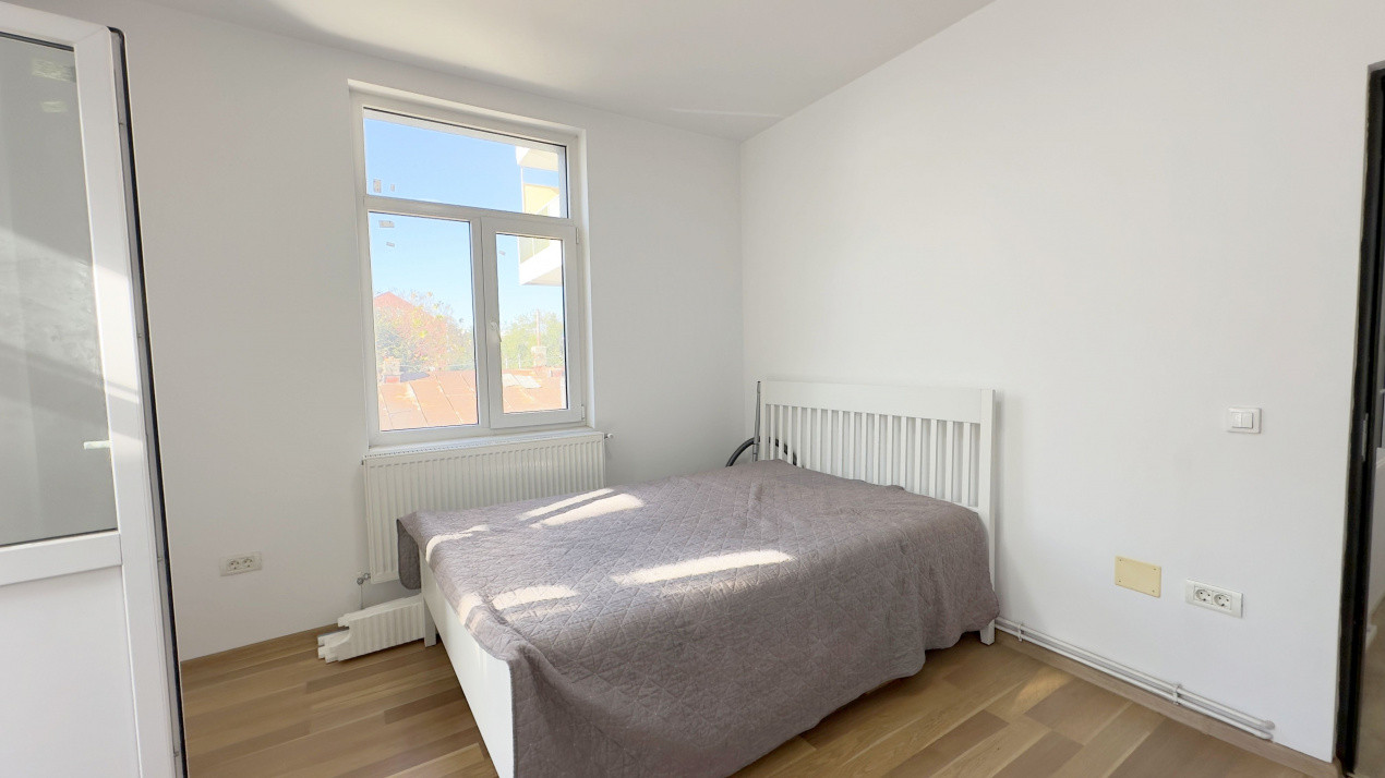 Doua apartamente la pret de unul!