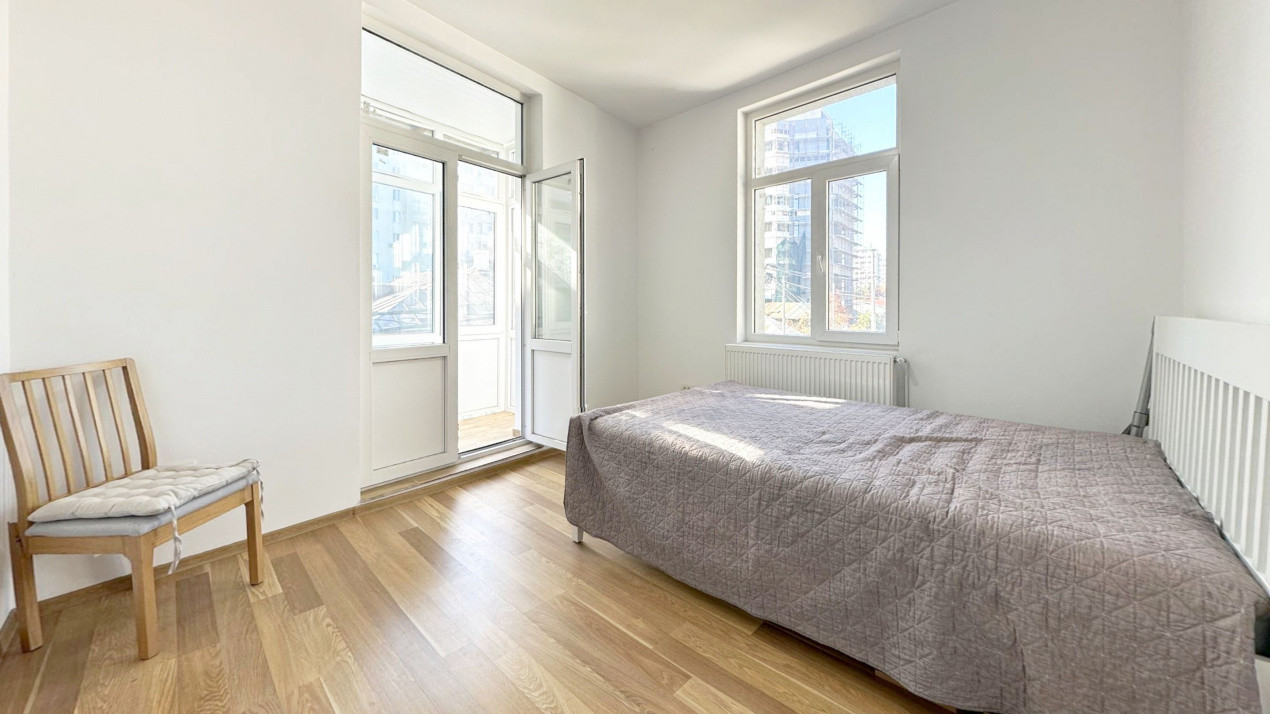 Doua apartamente la pret de unul!