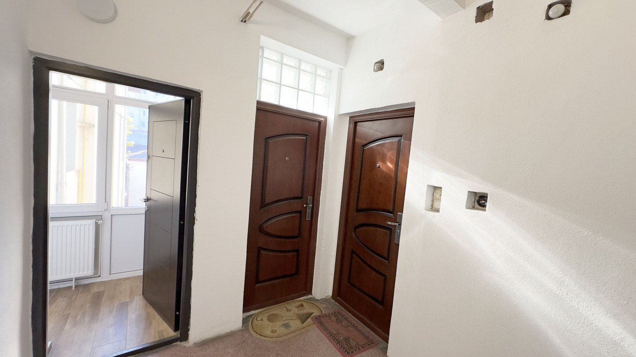 Doua apartamente la pret de unul!