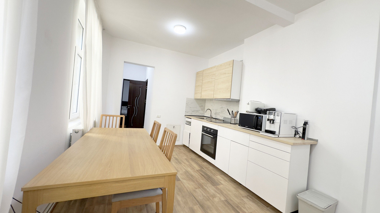 Doua apartamente la pret de unul!