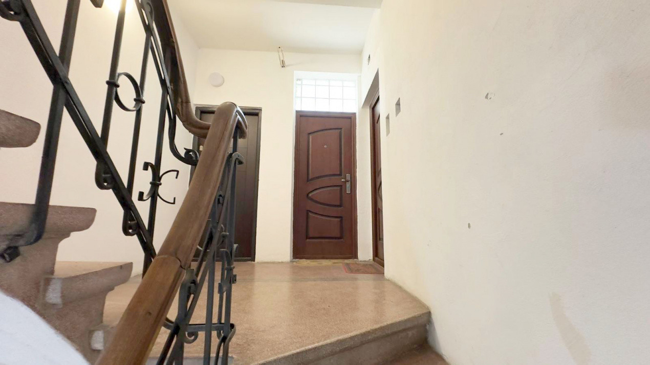 Doua apartamente la pret de unul!