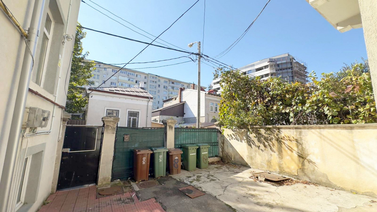 Doua apartamente la pret de unul!