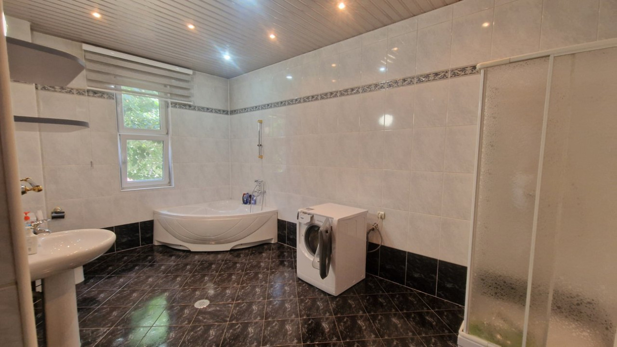 Vila individuala , B-dul Pieptanari, acceptam si cazre muncitori !