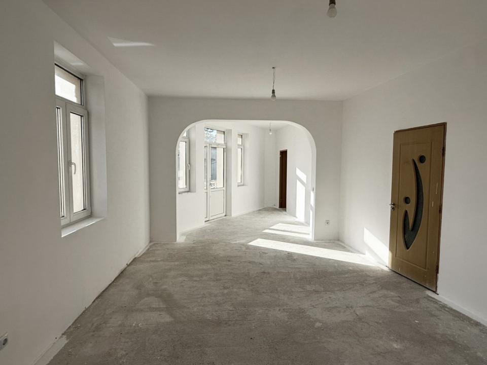 Ce alegi: Birou, Locuire sau AirBnB? Doua apt. cu 6 cam, S totala 130mp!