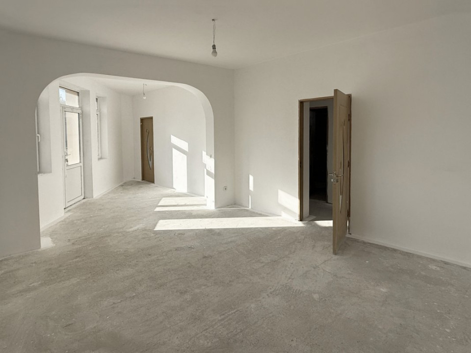 Ce alegi: Birou, Locuire sau AirBnB? Doua apt. cu 6 cam, S totala 130mp!