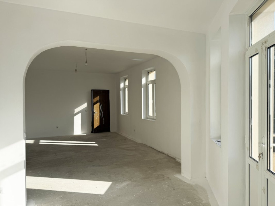 Ce alegi: Birou, Locuire sau AirBnB? Doua apt. cu 6 cam, S totala 130mp!