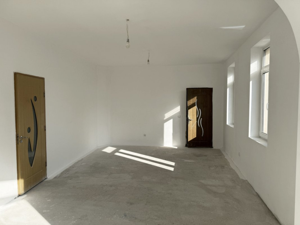 Ce alegi: Birou, Locuire sau AirBnB? Doua apt. cu 6 cam, S totala 130mp!