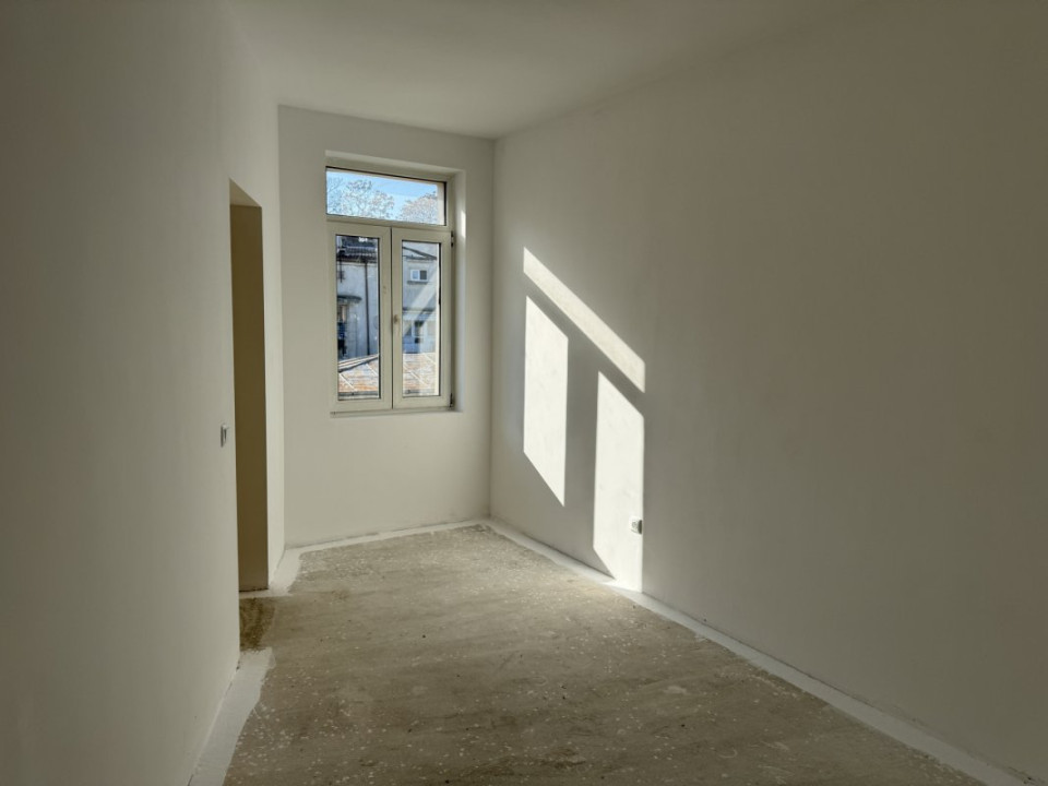 Ce alegi: Birou, Locuire sau AirBnB? Doua apt. cu 6 cam, S totala 130mp!