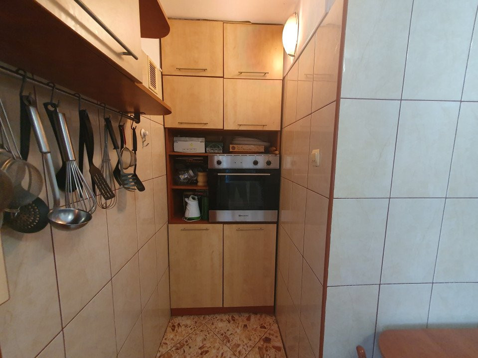 De vanzare apartament 4 camere 100mp - 13 Septembrie București