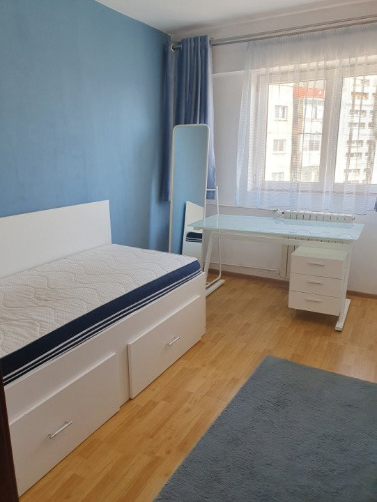 De vanzare apartament 4 camere 100mp - 13 Septembrie București