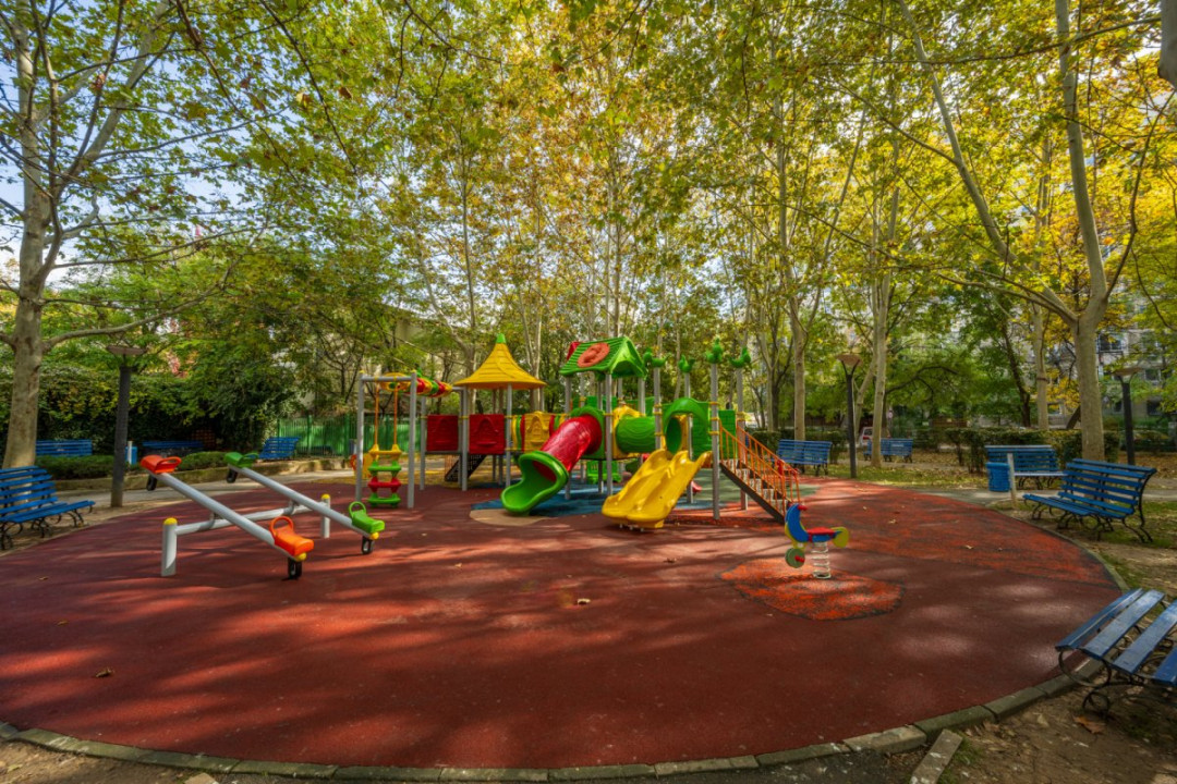 TINERETULUI - VISANA, APARTAMENT 2 CAMERE 53 MP, ETAJ 1, LA CHEIE!