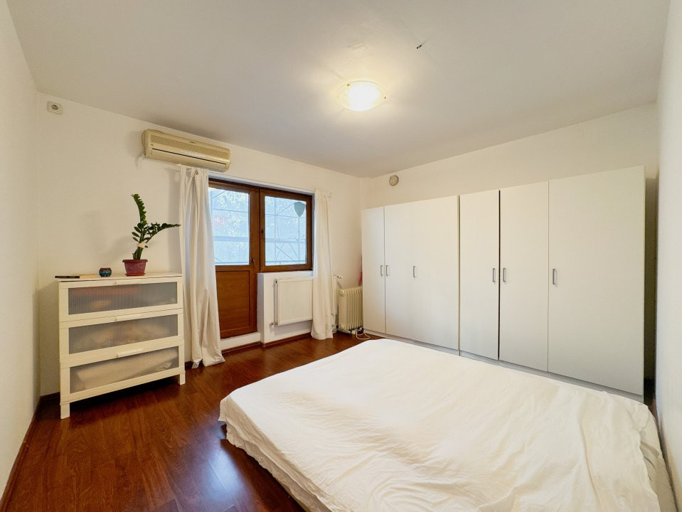 Apartament  3 camere, 2 bai, bloc  1995, eficient energetic, zona Vitan Mall