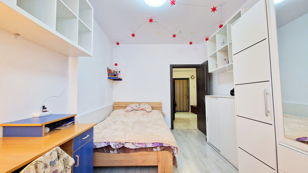 Apartament 3 camere  la demisol, mobilat si utilate cu garaj subteran