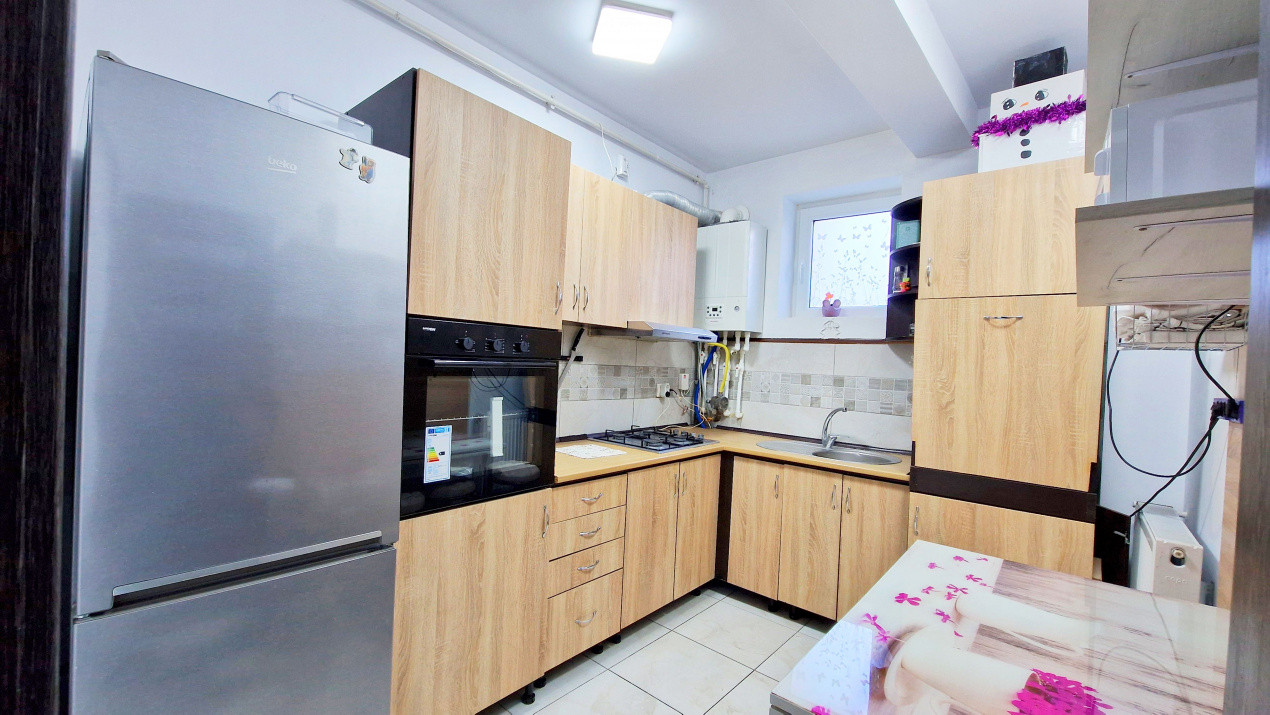 Apartament 3 camere  la demisol, mobilat si utilate cu garaj subteran