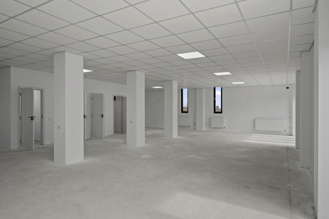 De vanzare spatiu comercial nou - Peris, la strada principala