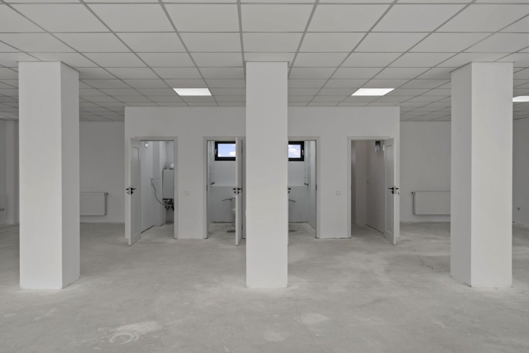 De vanzare spatiu comercial nou - Peris, la strada principala