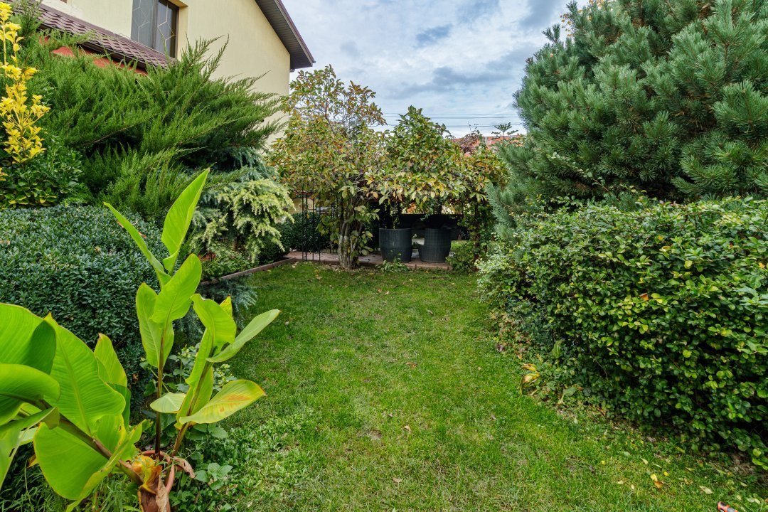 Vilă individuală cu piscină,  garaj dublu • teren 766 mp • Popești-Leordeni