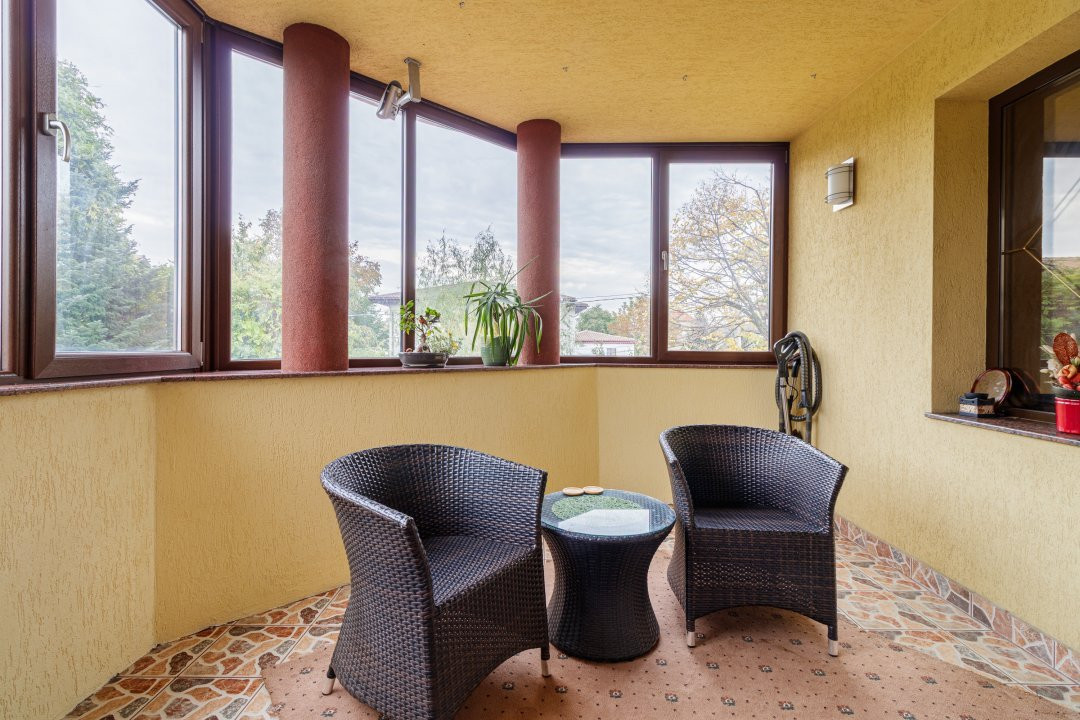 Vilă individuală cu piscină,  garaj dublu • teren 766 mp • Popești-Leordeni