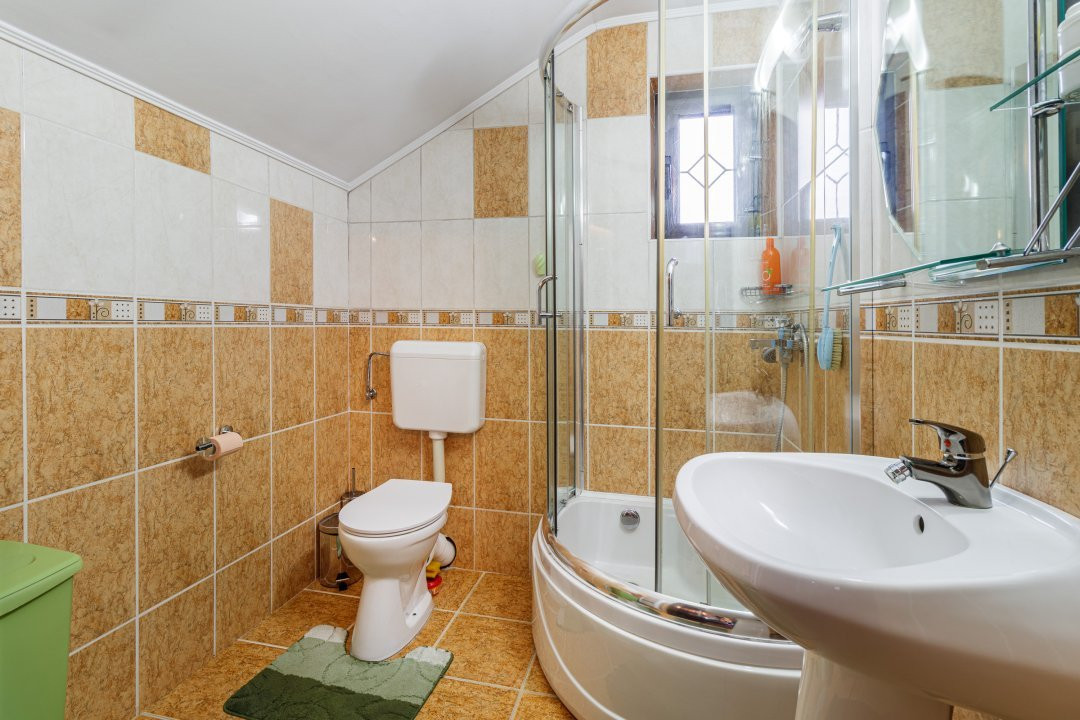 Vilă individuală cu piscină,  garaj dublu • teren 766 mp • Popești-Leordeni