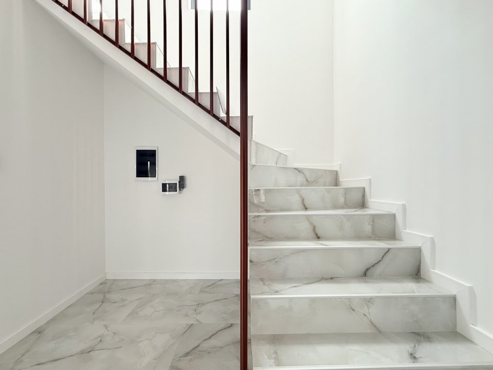 Locuință elegantă și eficientă, 5 camere, terasă și curte-Chitila str Castanilor