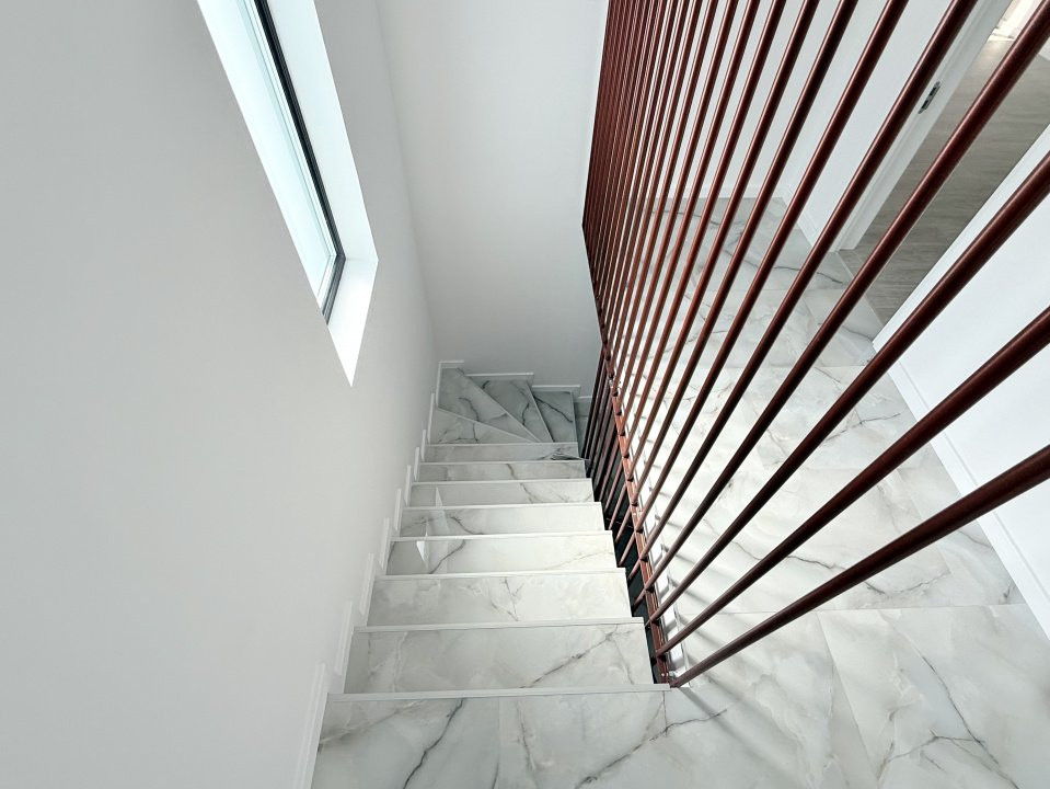 Locuință elegantă și eficientă, 5 camere, terasă și curte-Chitila str Castanilor