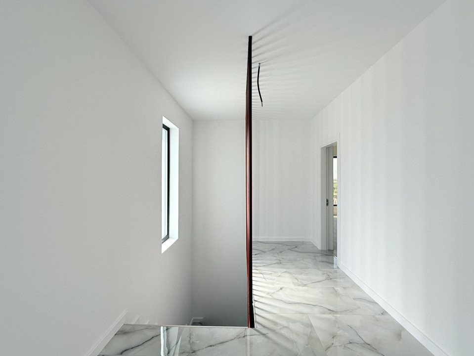 Locuință elegantă și eficientă, 5 camere, terasă și curte-Chitila str Castanilor