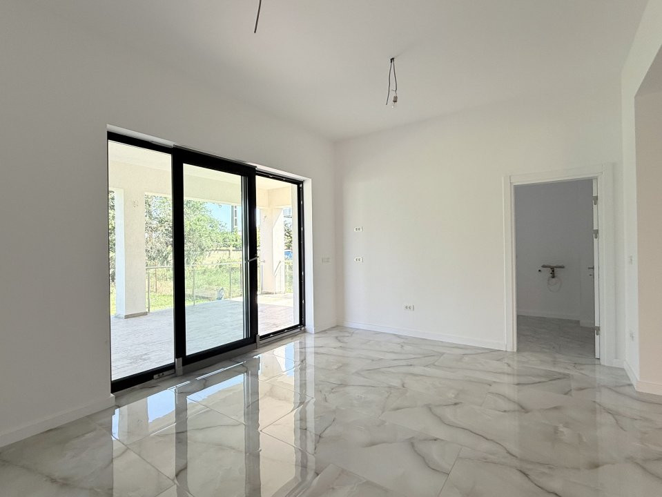 Locuință elegantă și eficientă, 5 camere, terasă și curte-Chitila str Castanilor