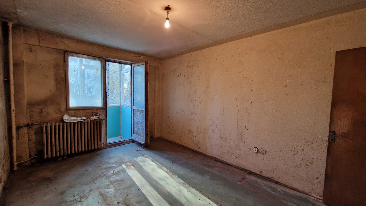 Apartament 2 camere  pentru renovare