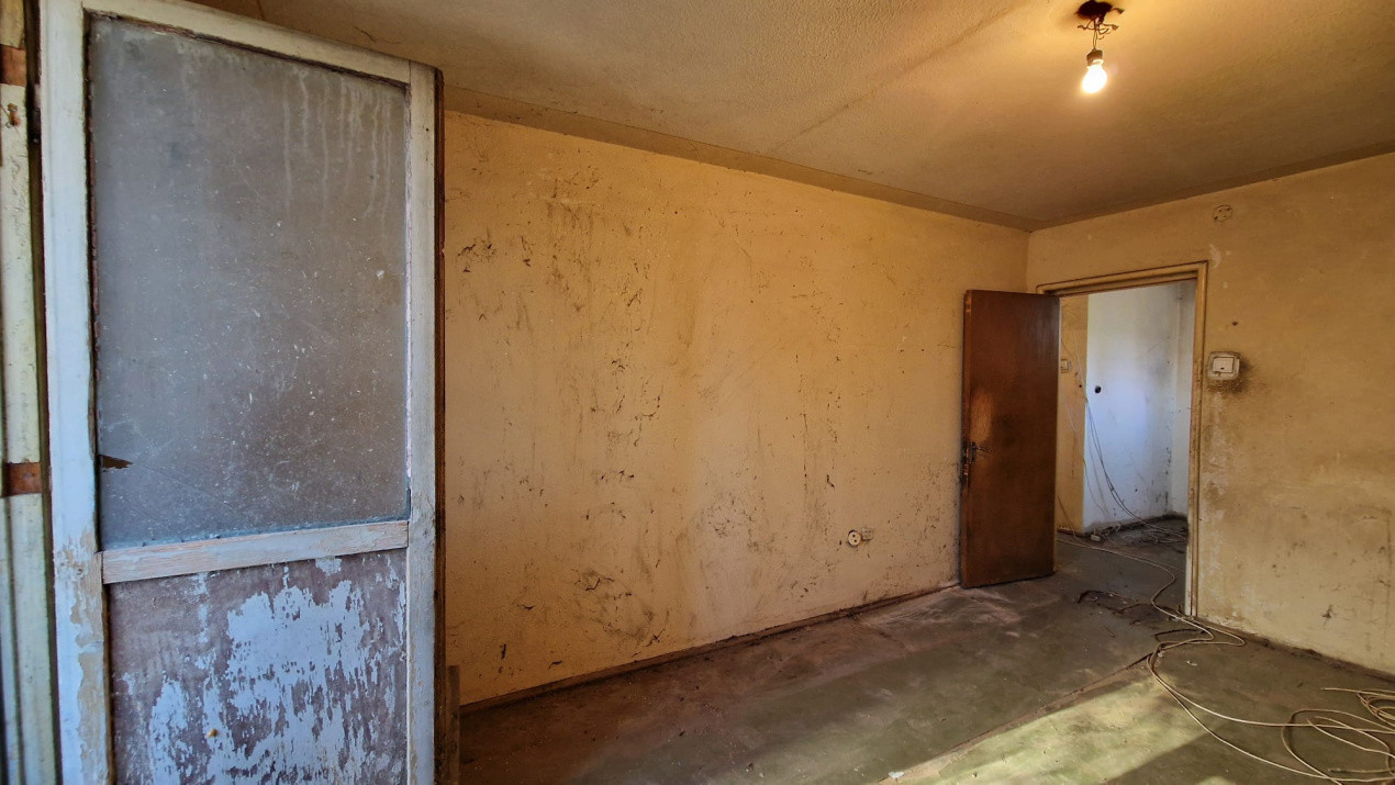 Apartament 2 camere  pentru renovare