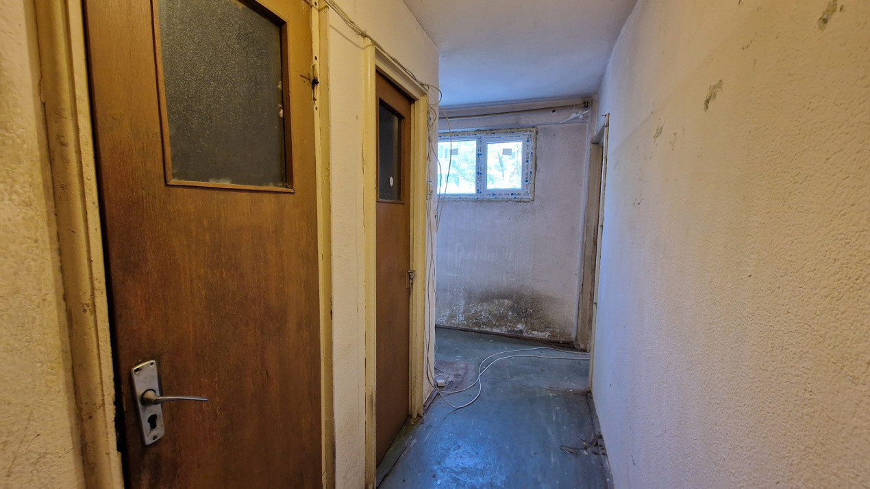 Apartament 2 camere  pentru renovare